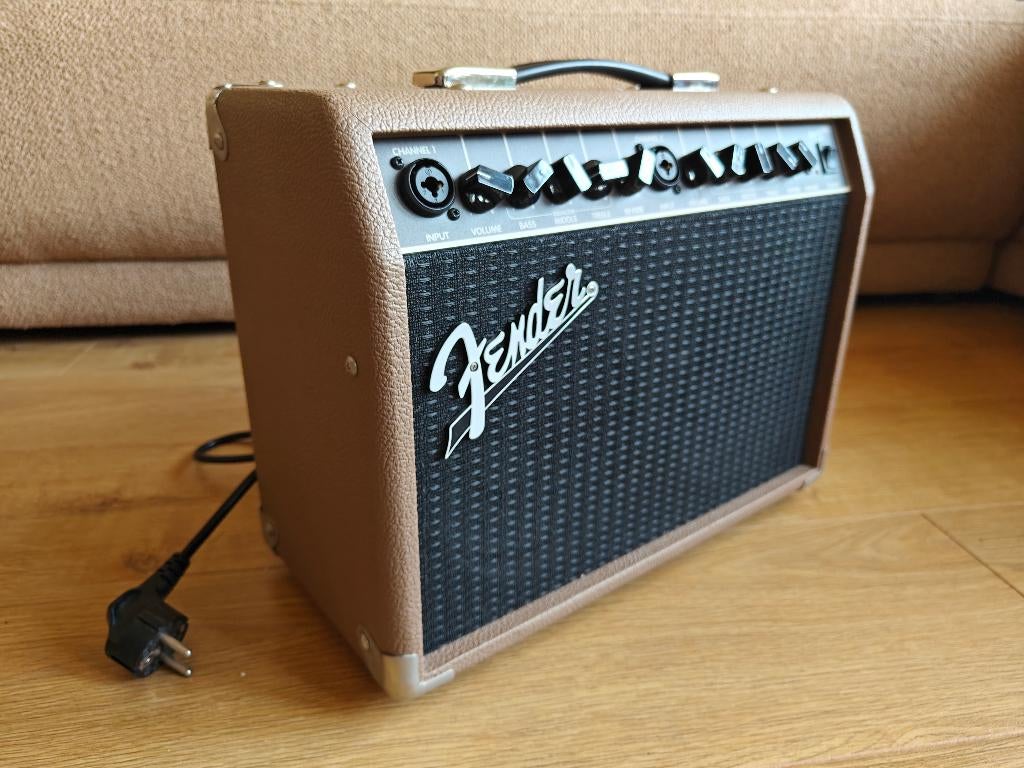 Fender Acoustasonic 40 Amp 40W | Acoustic & Electric + Mic, Muziek en Instrumenten, Versterkers | Bas en Gitaar, Ophalen, Zo goed als nieuw