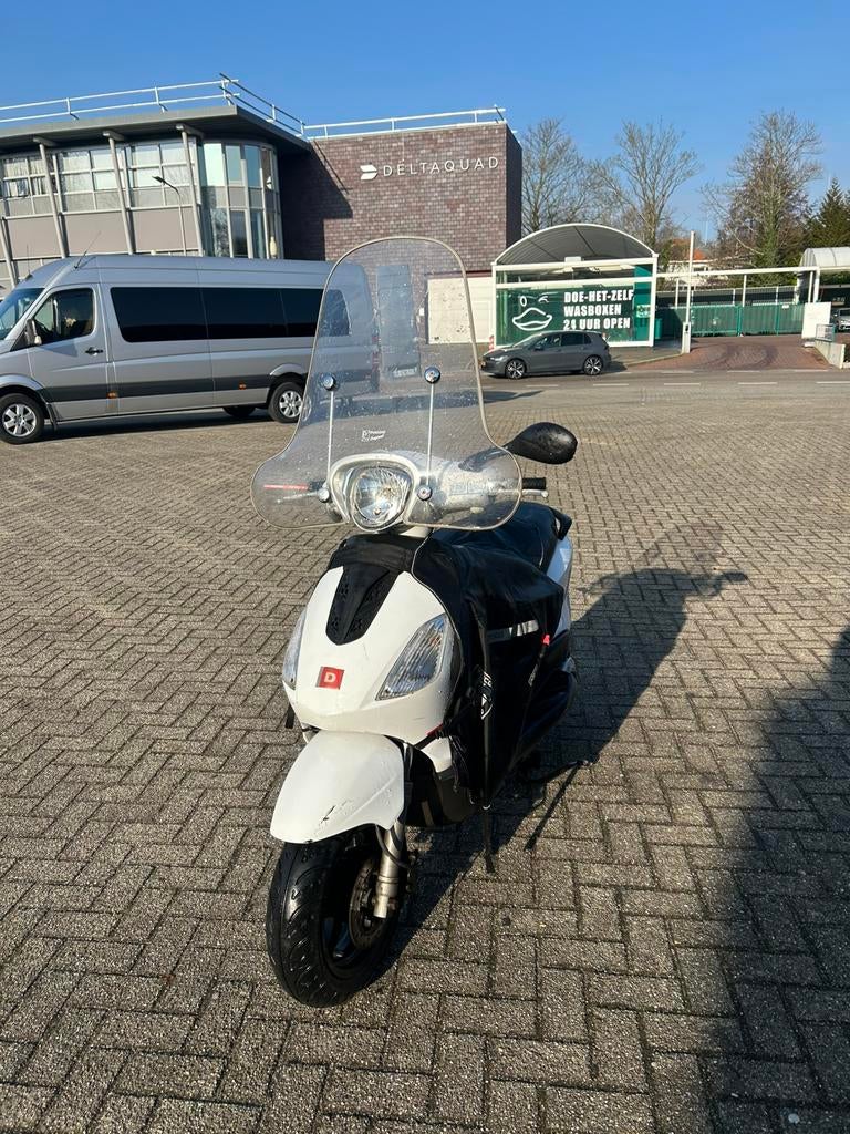 Derbi boulevard/piaggo fly, Ophalen of Verzenden, Zo goed als nieuw, Benzine, Yamaha