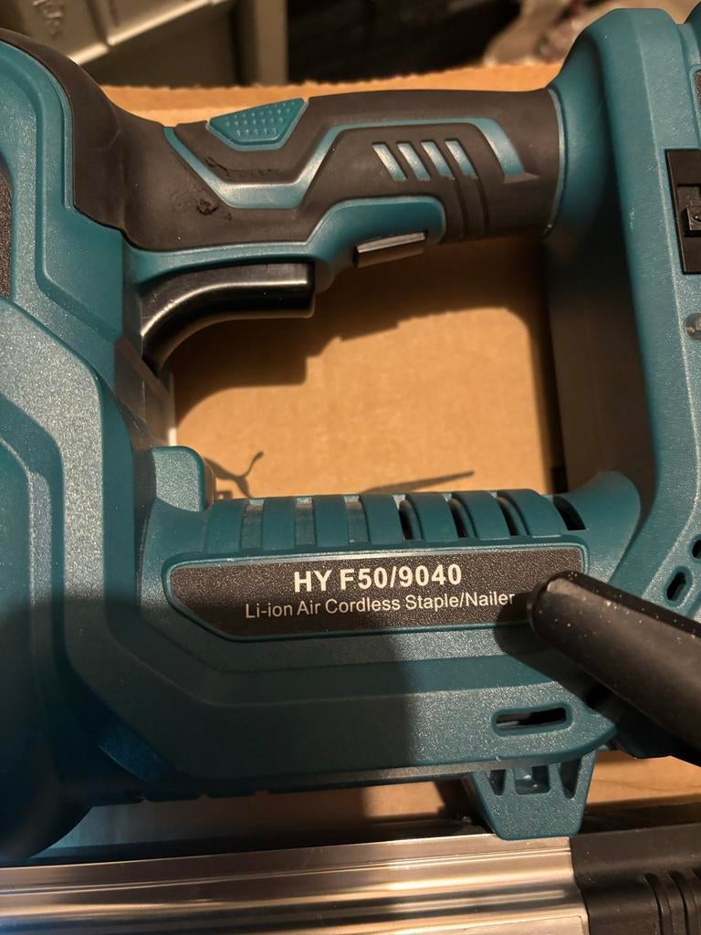 Heimerdinger Nietpistool op Makita accu - Spijker 50mm, Doe-het-zelf en Verbouw, Ophalen of Verzenden, Zo goed als nieuw