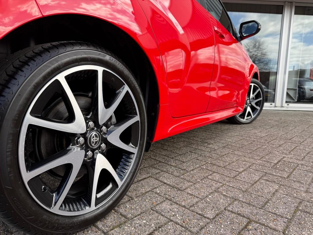 Toyota YARIS 1.5 Hybrid Launch Edition Apple Carply Android, 450 kg, Gebruikt, Met garantie (alle), 450 kg