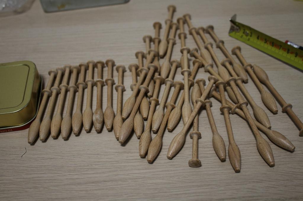 36 klosjes kantklossen, Ophalen of Verzenden, Zo goed als nieuw, Klos(sen)