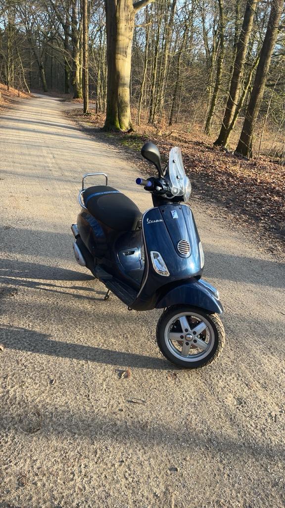 Vespa LX 50cc 2 takt brom, Fietsen en Brommers, Gebruikt, Maximaal 45 km/u, Ophalen of Verzenden, Benzine