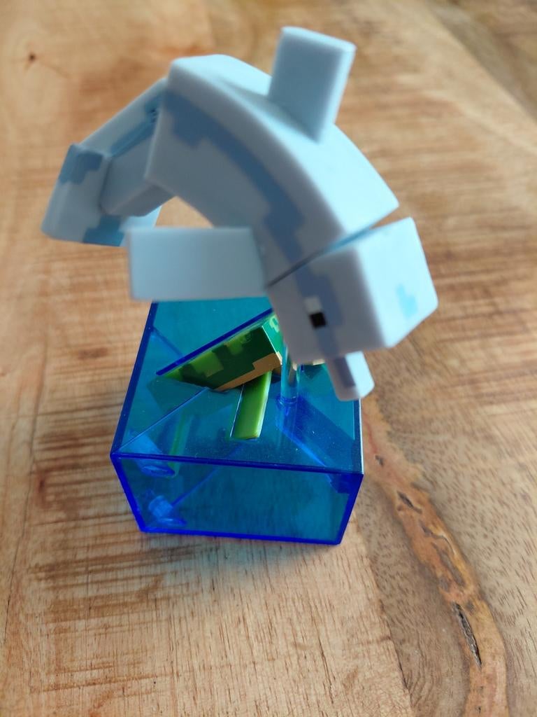 Minecraft action figure dolfijn met schildpad, 1 speler, Zo goed als nieuw, Vanaf 7 jaar, Ophalen