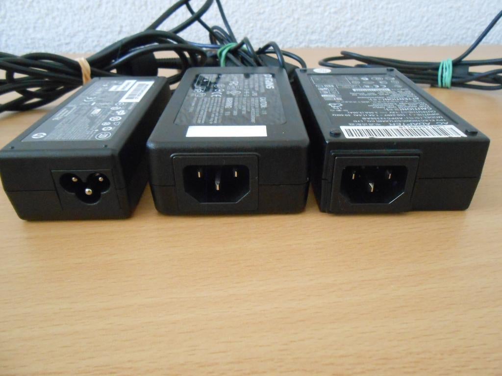 Diverse Laptop laders / adapters, Computers en Software, Windows Laptops, Gebruikt, 2 tot 3 Ghz, Ophalen