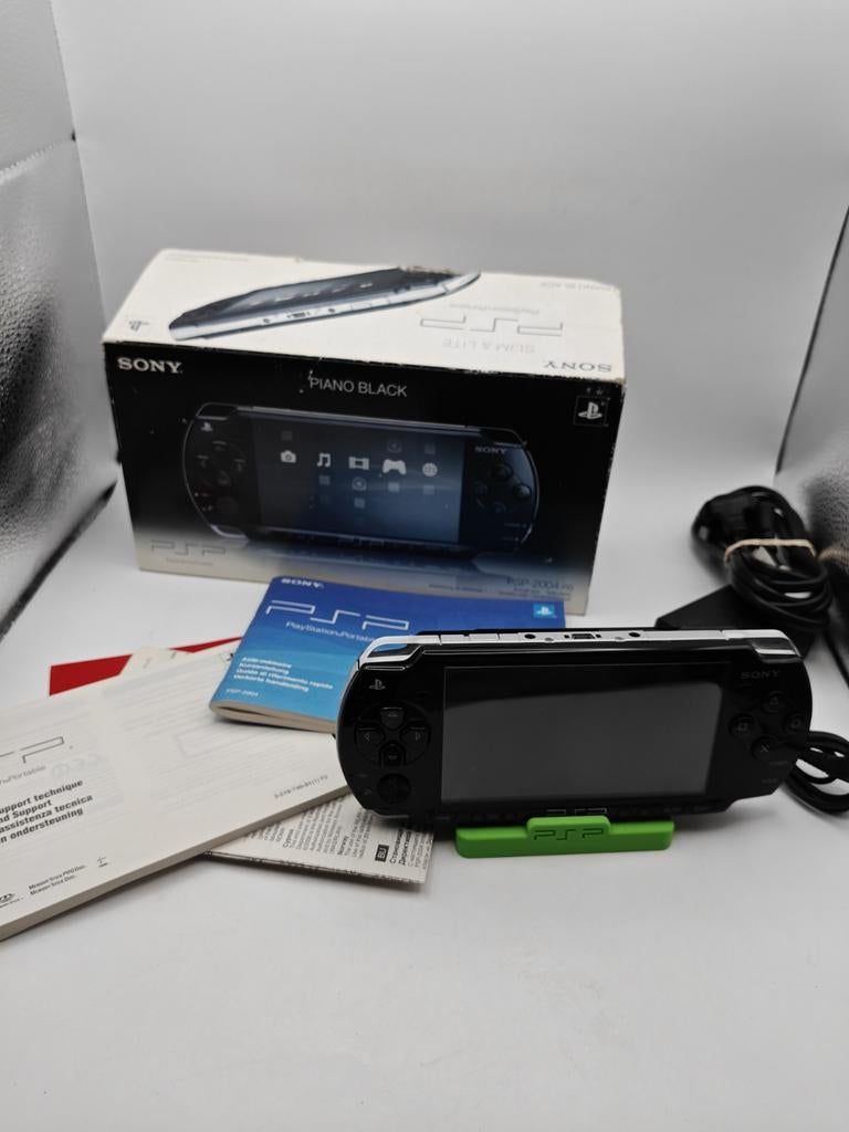 Sony PSP 2004 Piano Black CIB, Spelcomputers en Games, Spelcomputers | Sony PSP, Gebruikt, Sony Europe B.V., Taurusavenue 16-32, 2132LS Hoofddorp, Netherlands
