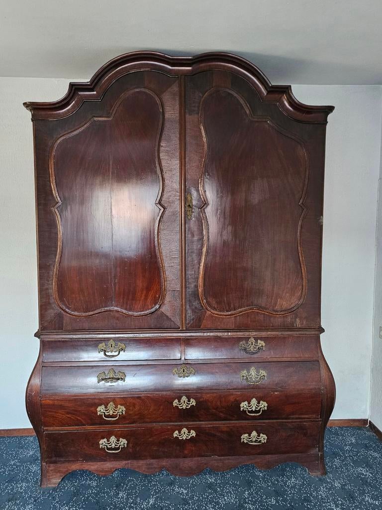 Antieke kast / kabinet, Ophalen