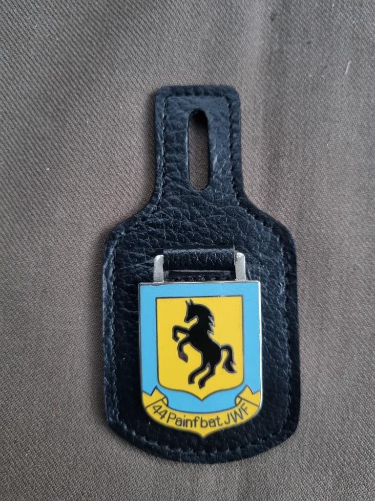 Borstzakhanger 44 PAINFBAT JWF, Ophalen of Verzenden, Landmacht, Nederland, Embleem of Badge