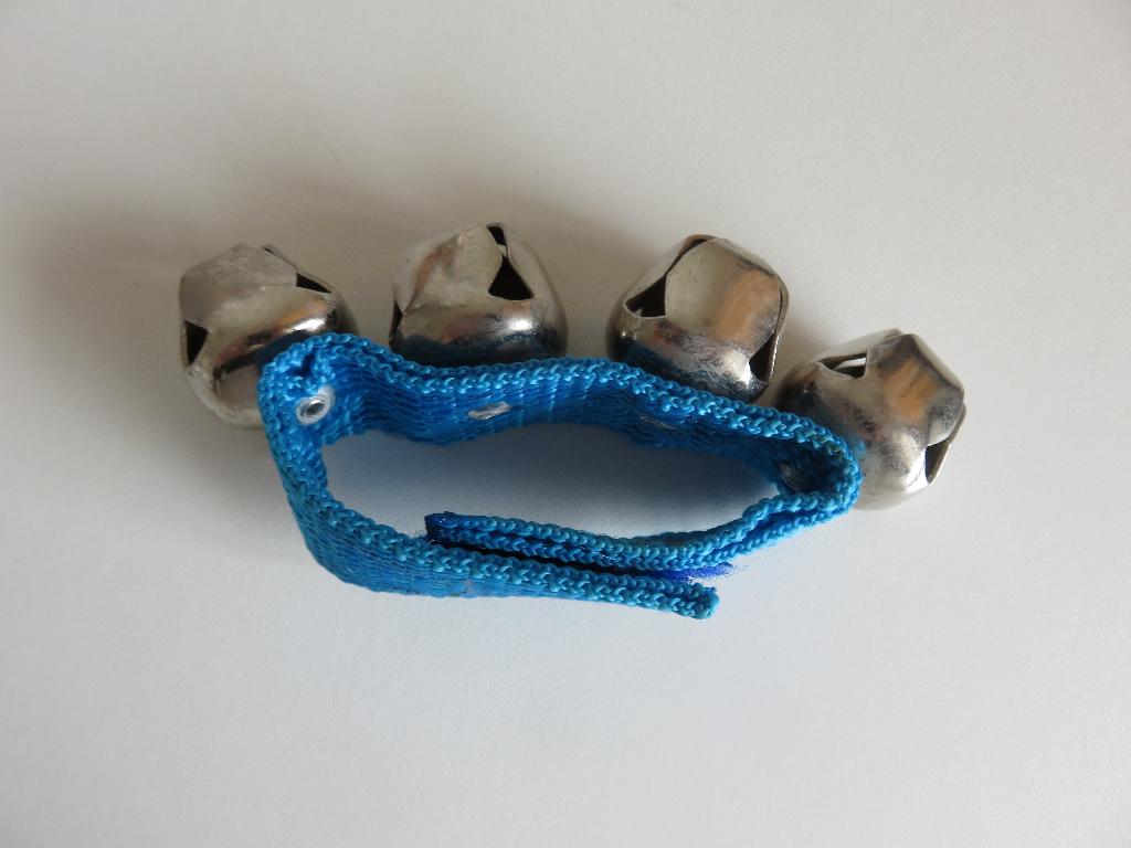 Blauwe Bellen armband voor kind muziek maken rammelaar, Ophalen of Verzenden, Zo goed als nieuw, Met geluid