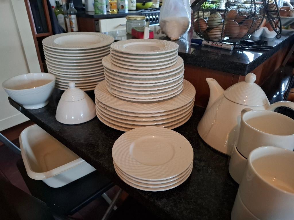 Servies Pagnossin/hema, Huis en Inrichting, Keuken | Servies, Gebruikt, Ophalen of Verzenden, Overige stijlen, Aardewerk