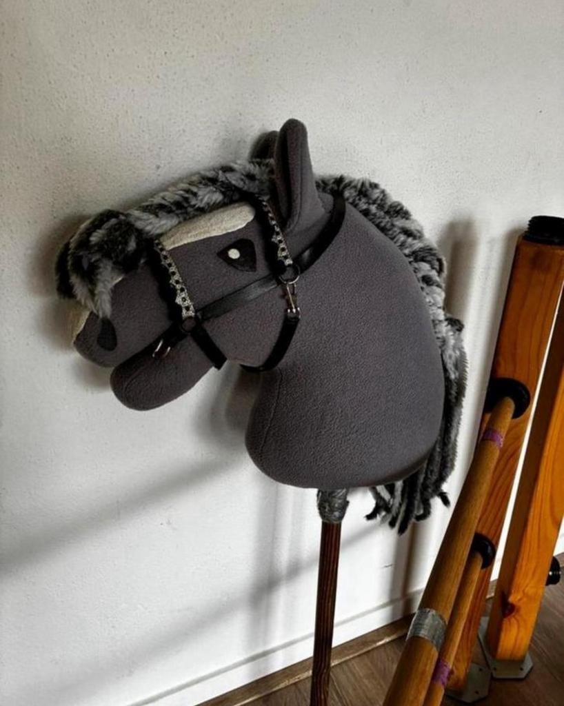 Hobby horse incl hindernissen, Ophalen, Zo goed als nieuw