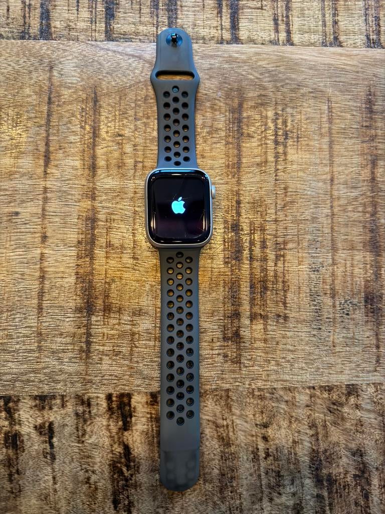 Apple iWatch series 8, Ophalen, IOS, Zo goed als nieuw, Waterdicht