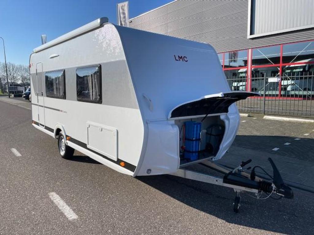 LMC Sassino 450D + MOVER + LUIFEL, Caravans en Kamperen, Caravans, Tot en met 2, Bedrijf, Treinzit, 5 tot 6 meter