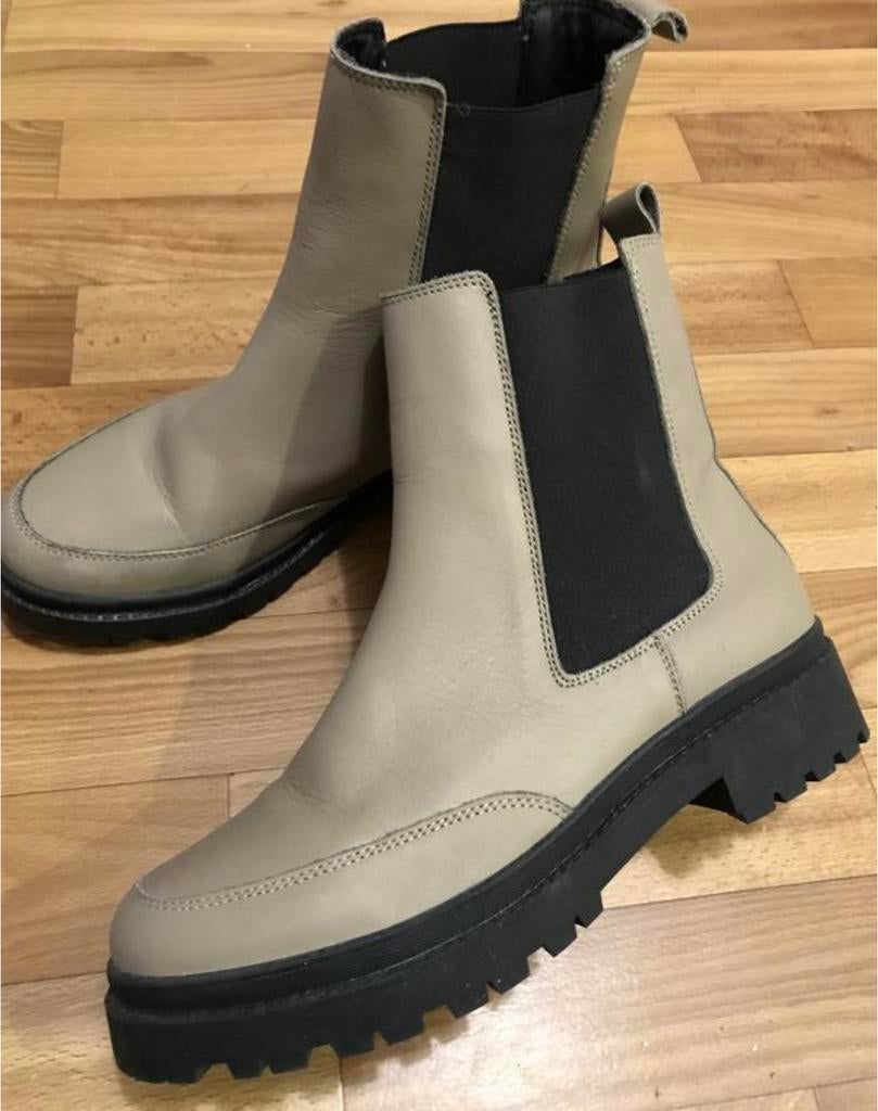 Stijlvolle enkellaarsjes - steun Oekraïne! Maat 39, Beige, Lage of Enkellaarzen, Ophalen of Verzenden, Gedragen