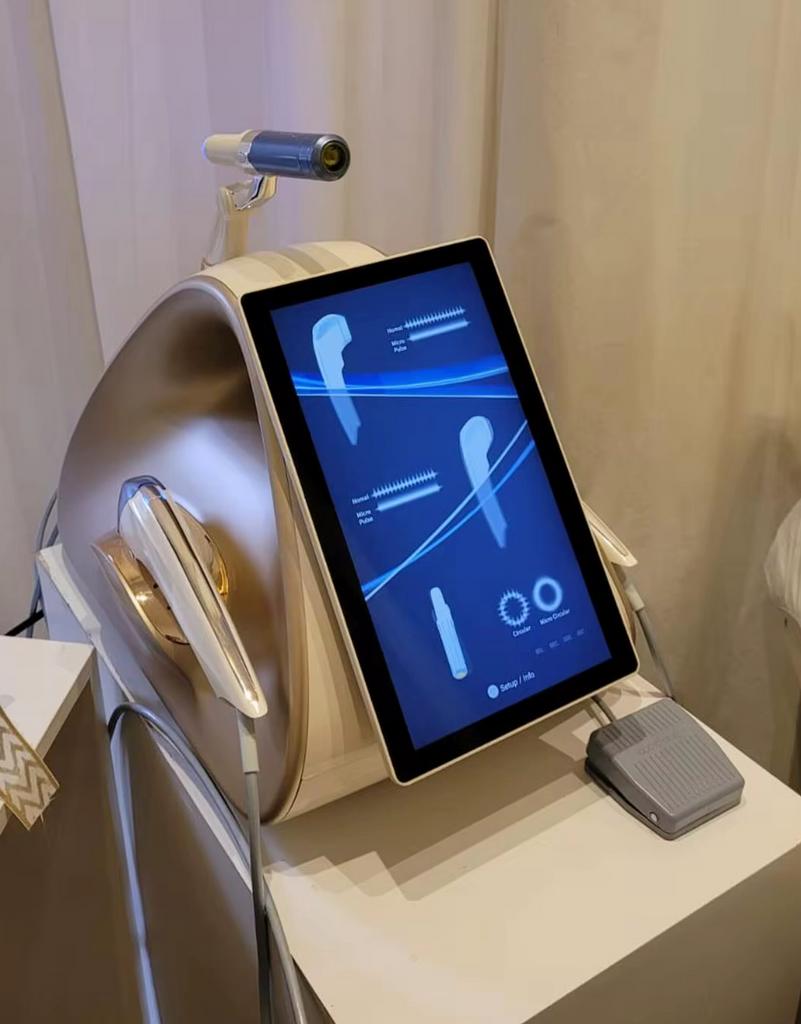 Hifu 12D huidverstrakking, Zo goed als nieuw, Gas, Vrijstaand, 4 kookzones