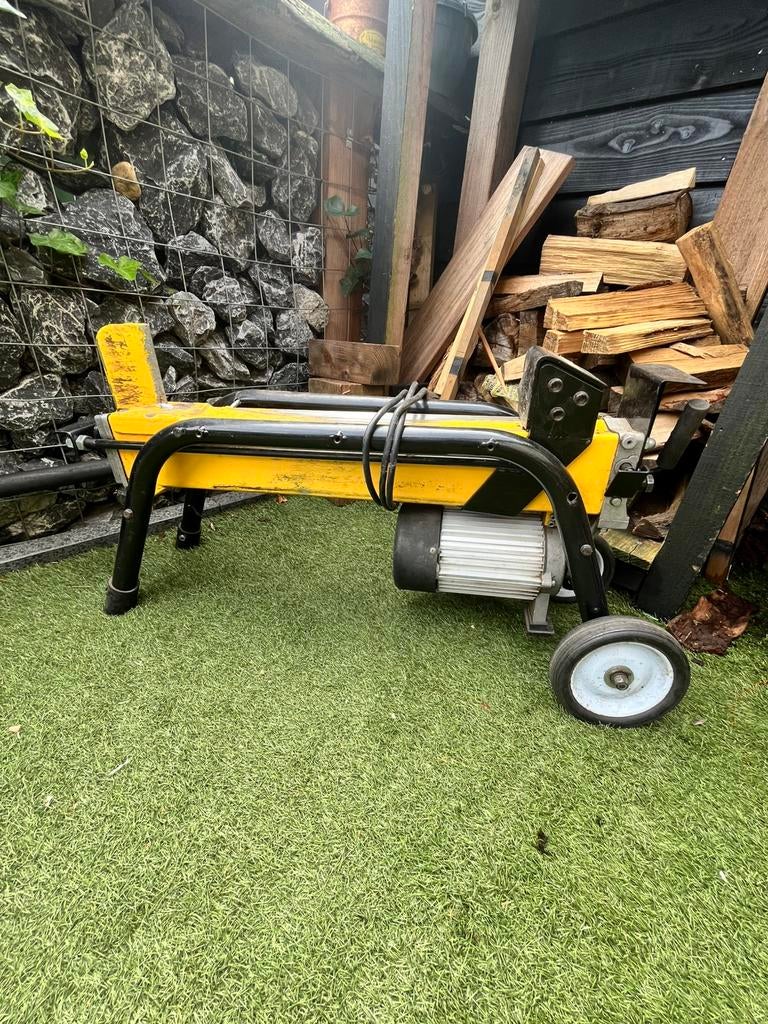 TE HUUR Krachtige 7 Tons  kloofmachine, Ophalen, Zo goed als nieuw