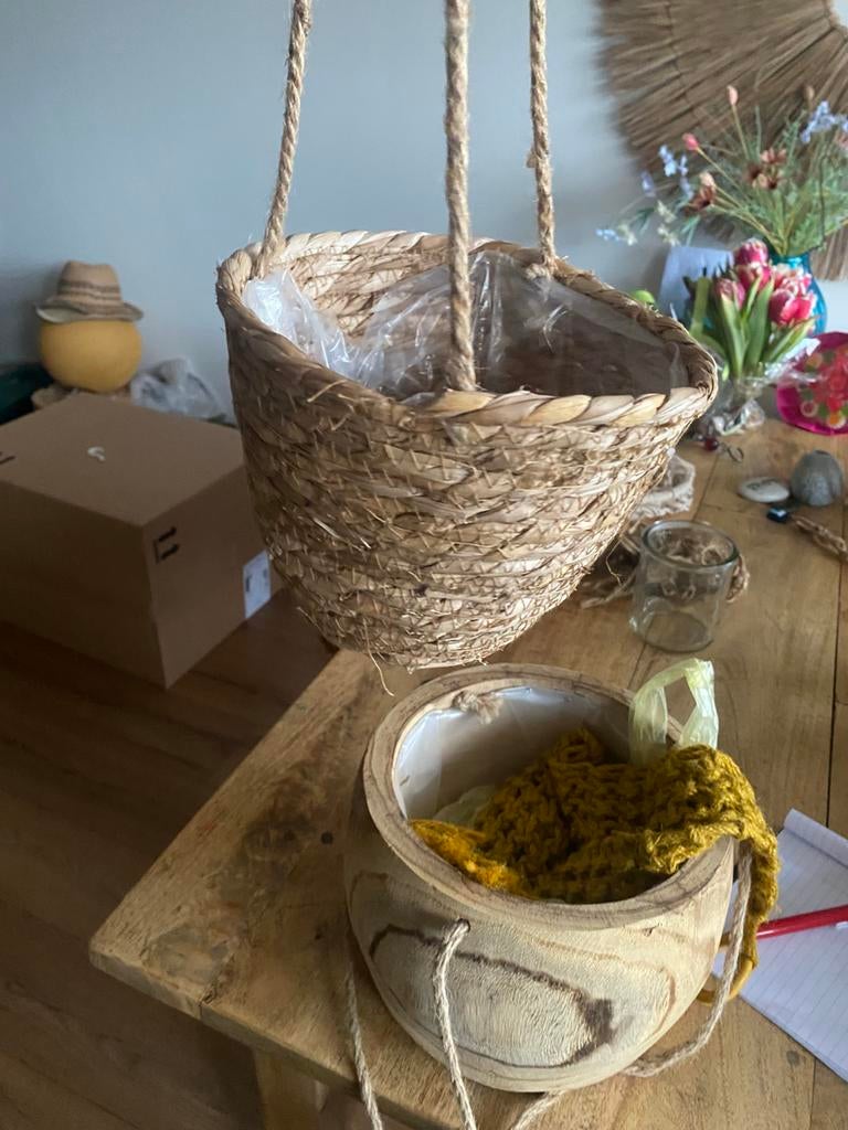 Hangmand v riet en een kleine v glas, Ophalen of Verzenden, Zo goed als nieuw, Rond, Minder dan 30 cm