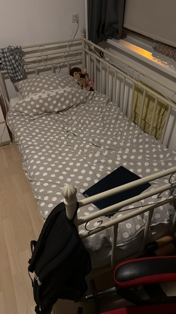 Bed, Kinderen en Baby's, Kinderkamer | Bedden, Ophalen, 85 tot 100 cm, Gebruikt, Matras
