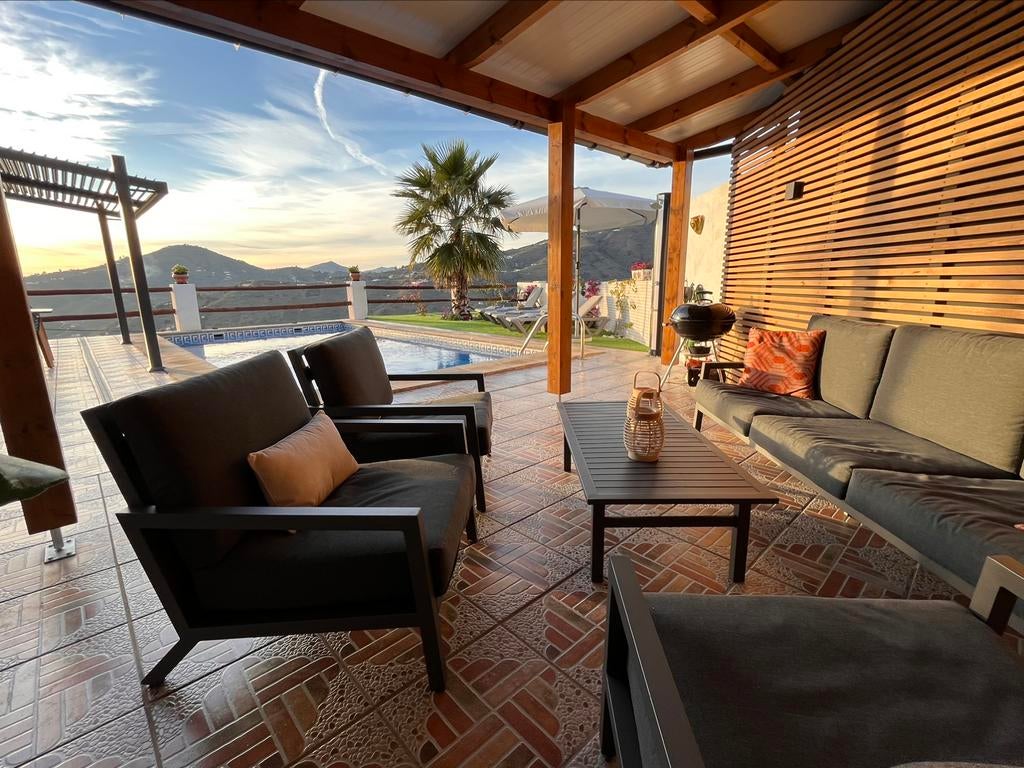 Vakantiehuis te huur in zuid Spanje | Privacy + Uitzicht, Vakantie, Vakantiehuizen | Spanje, In bergen of heuvels, Open haard