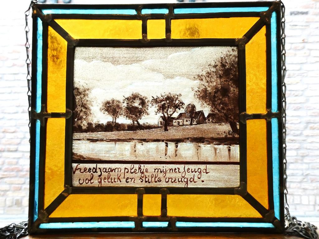 Glas in lood met spreuk vreedzaam plekje mijner jeugd vol .., Antiek en Kunst, Curiosa en Brocante, Ophalen of Verzenden