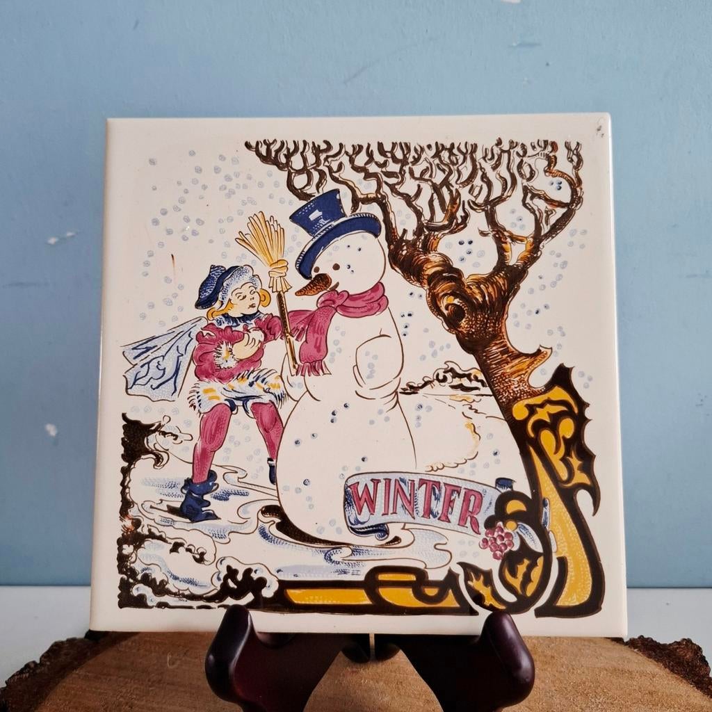 Atelier Regina, tegel “Winter” – Moeders voor Moeders, Antiek en Kunst, Antiek | Wandborden en Tegels, Ophalen of Verzenden