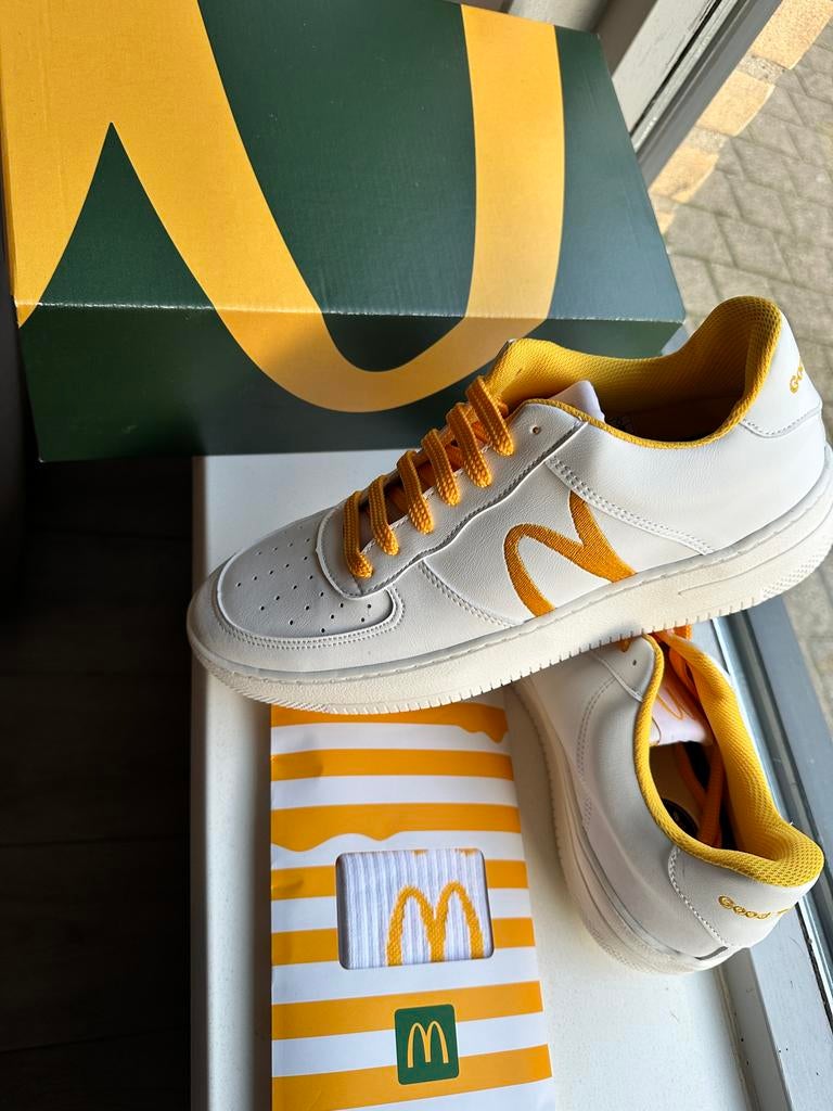 McDonalds Schoenen + Sokken - Limited Edition, Wit, Nieuw, Ophalen of Verzenden, Sneakers of Gympen