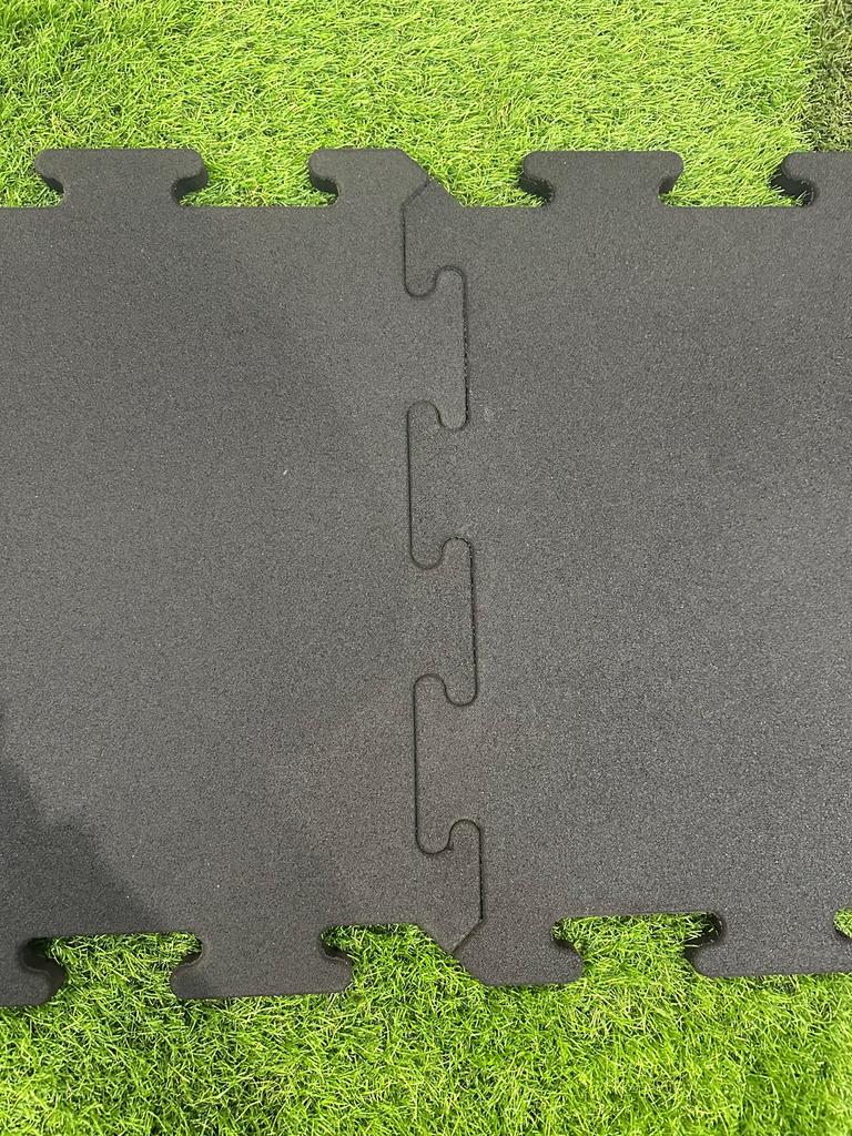 Sportvloer Puzzel Tegels 50 x 50 x 2cm Fijne structuur!, Verzenden, Nieuw, Magazijnweg 14, Info@stuntgras.nl