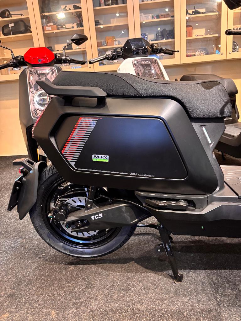 Niu NQIX Elektrische scooter Bromfiets Snorfiets op voorraad, Fietsen en Brommers, Ophalen, Nieuw, Elektrisch, Overige merken