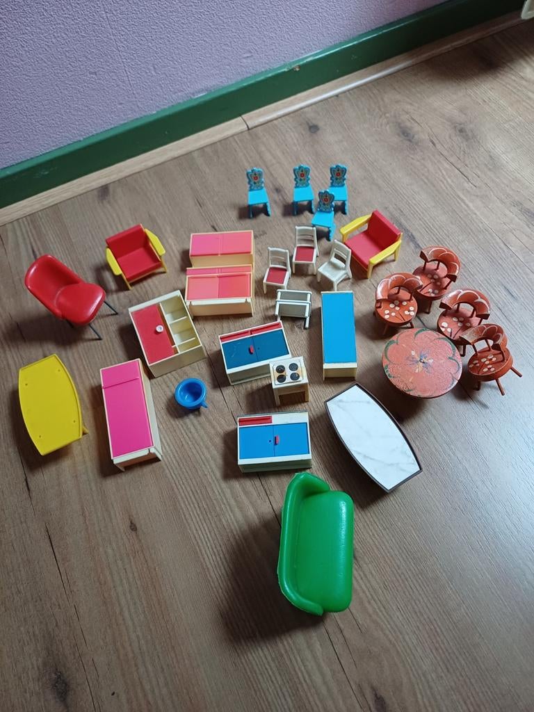 Retro poppenhuis meubeltjes, Ophalen of Verzenden, Gebruikt, Poppenhuis