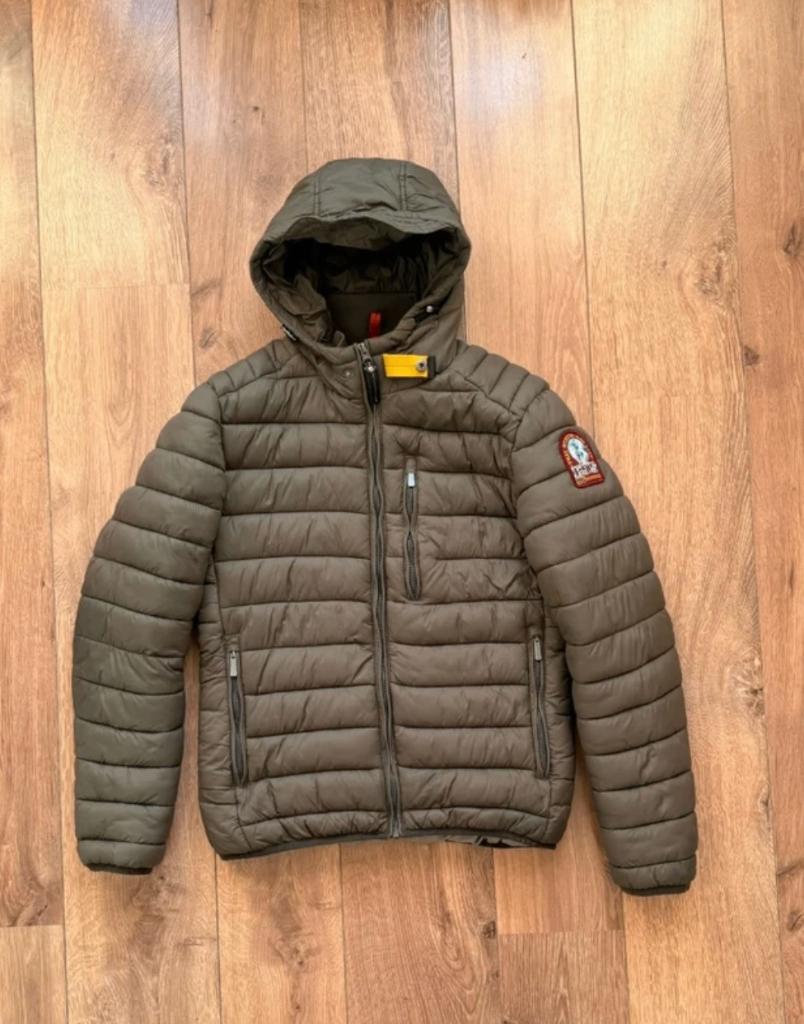 Unisex legergroene Parajumpers jas maat M, Maat 48/50 (M), Parajumpers, Ophalen of Verzenden, Gedragen