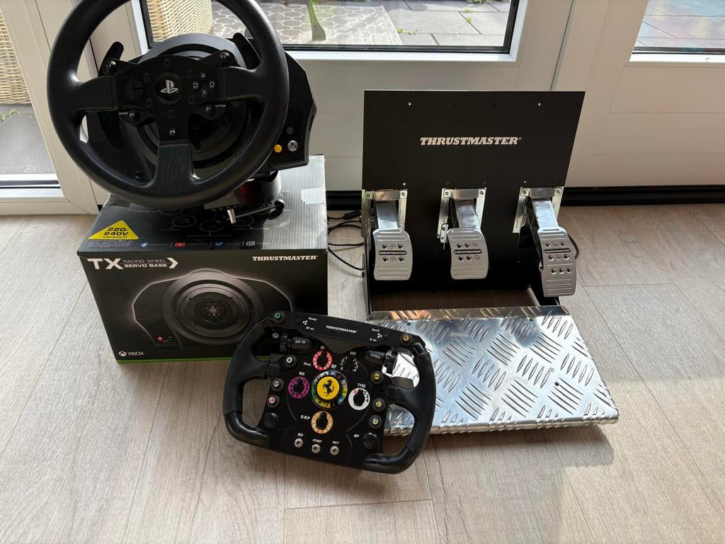 Thrustmaster TX + F1 Add-on + T3PA Pro pedalen, Spelcomputers en Games, Spelcomputers | Xbox | Accessoires, Ophalen, Zo goed als nieuw