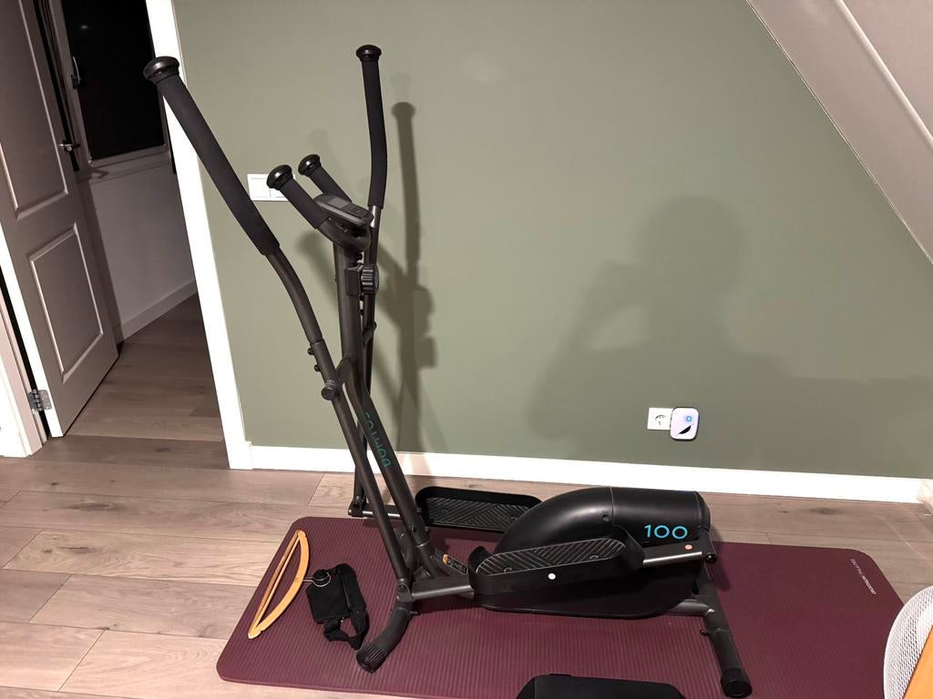 Crosstrainer - zeer nette staat, Ophalen, Overige materialen, Benen, Zo goed als nieuw