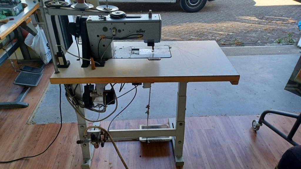 Adler Industrie Naaimachine met Efka Motor, Ophalen of Verzenden, Naaimachine, Overige merken