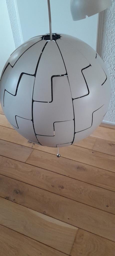 Ikea  PS 2014  lamp 52 cm witte buitenkant,zilveren binnenka, Ophalen, Zo goed als nieuw, 50 tot 75 cm