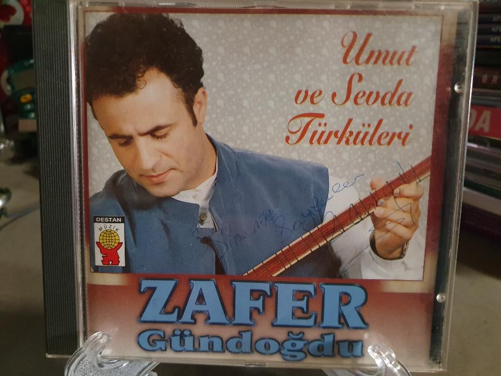 Zafer Gündoğdu - Umut ve Sevda Türküleri CD, Ophalen, Zo goed als nieuw