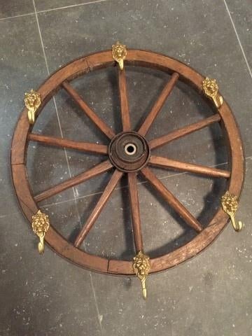 Mooie ouderwetse houten wagenwiel wand kapstok, Huis en Inrichting, Woonaccessoires | Kapstokken, Zo goed als nieuw, Minder dan 100 cm