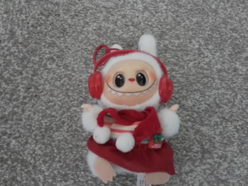 Labubu figuur met koptelefoon en sjaal, Ophalen of Verzenden, Zo goed als nieuw