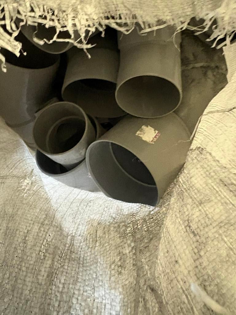 Partij pvc stukken, Doe-het-zelf en Verbouw, Buizen en Afvoer, Ophalen, Bochten, Pvc, Zo goed als nieuw