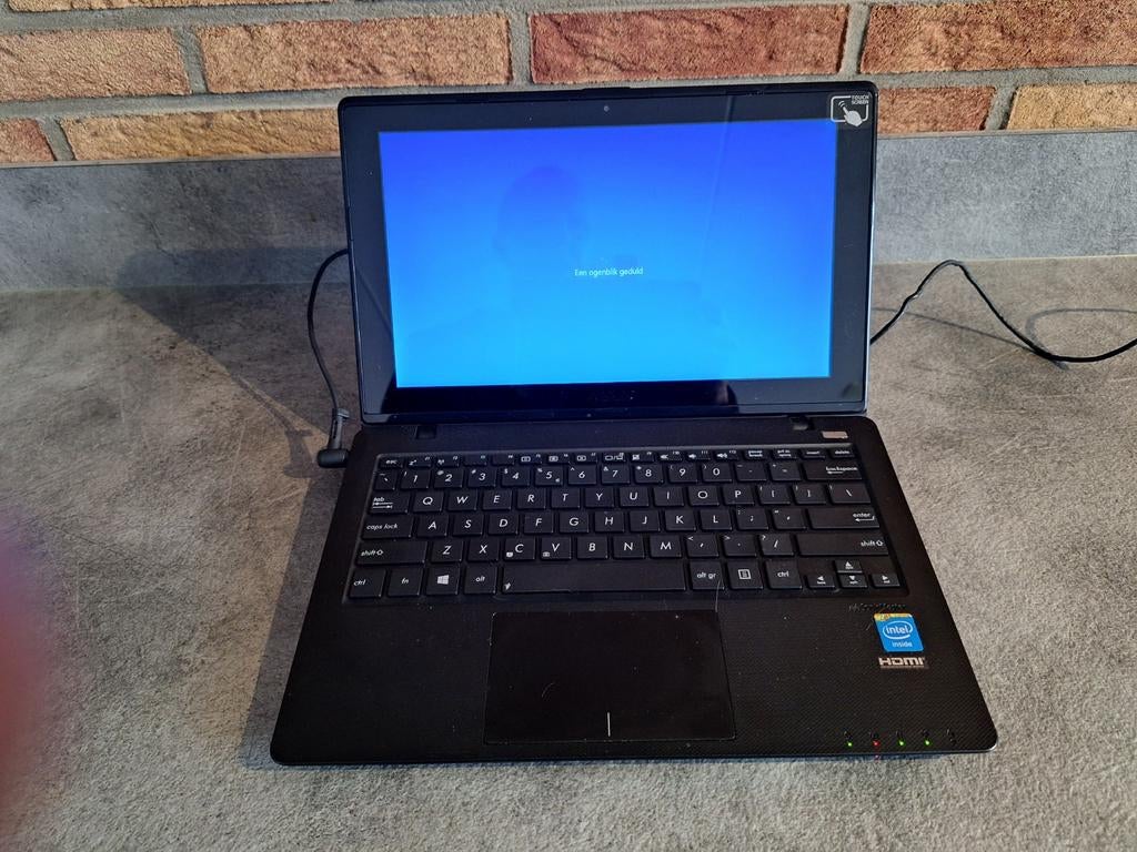 Asus laptop met touchscreen, Ophalen, Zo goed als nieuw, 2 tot 3 Ghz, Met touchscreen
