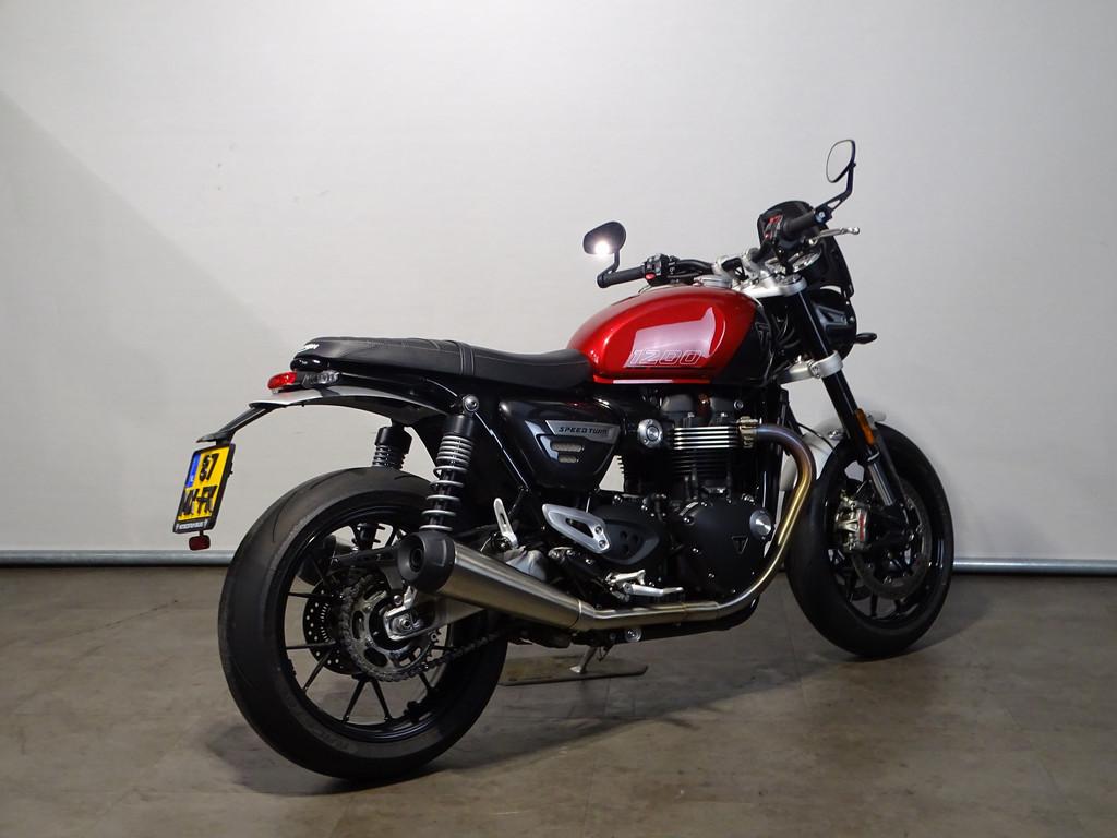 Triumph Speed Twin 1200 - foto 3