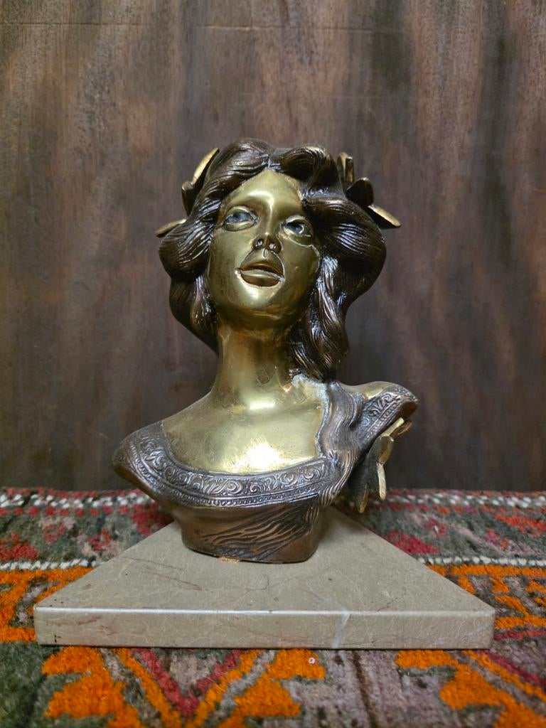Art Nouveau buste van vrouw op marmeren voet, Ophalen of Verzenden