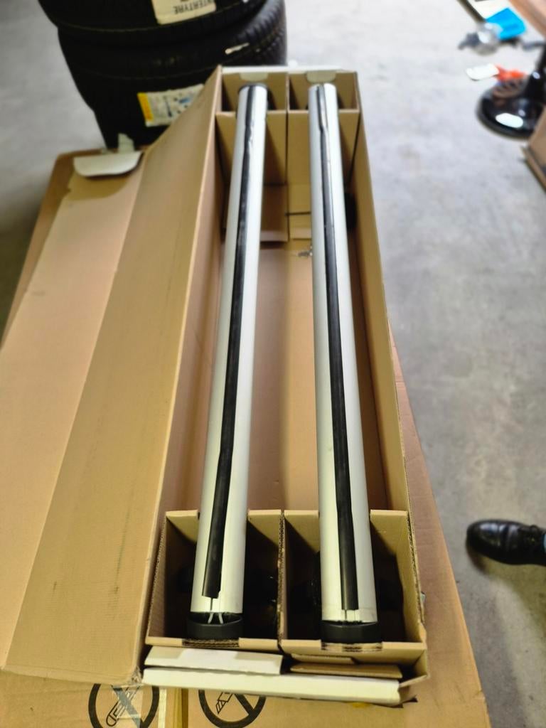 Originele Audi A6 (4G) dakdragers met rails (2011+), Auto diversen, Ophalen of Verzenden, Zo goed als nieuw