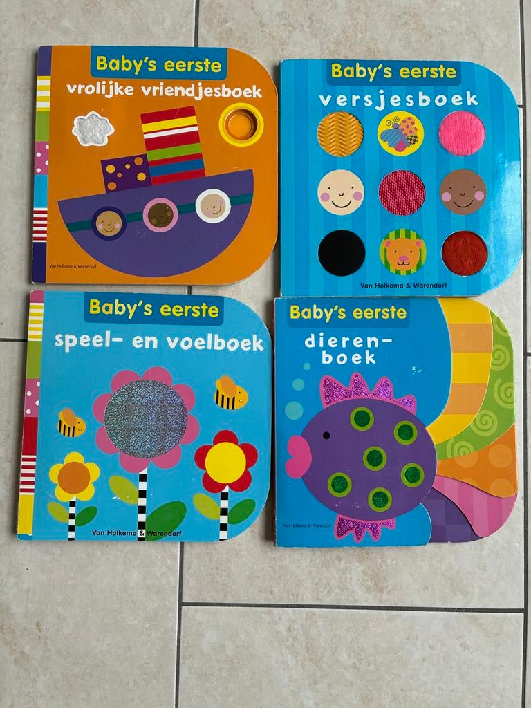 Baby's eerste boekjes: Vrolijke vriendjes, versjes, speel- e, Boeken, Ophalen, Zo goed als nieuw, Uitklap-, Voel- of Ontdekboek