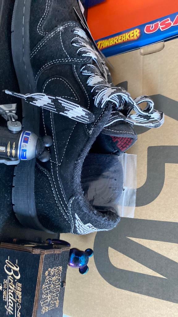 Travis scott nikes, Sport en Fitness, Snowboarden, Ophalen of Verzenden, Zo goed als nieuw, Schoenen