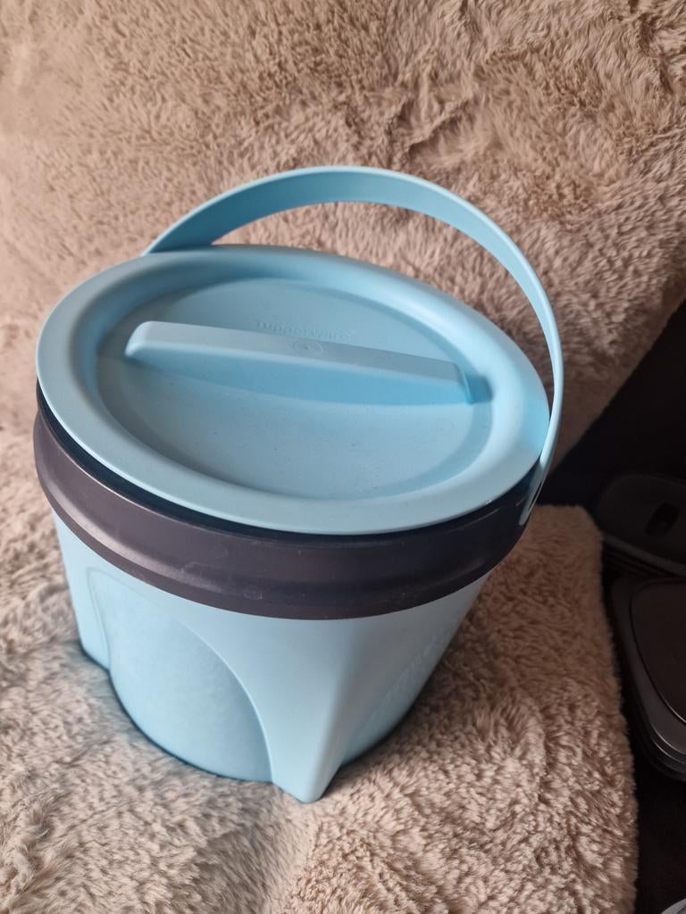 Tupperware isolatie emmer. 2L Voedselcontainer., Ophalen of Verzenden, Zo goed als nieuw, Blauw, Overige typen