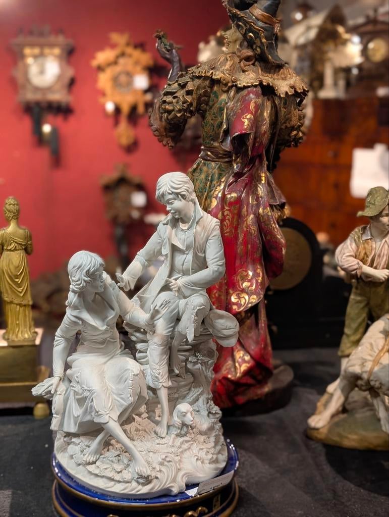 Porseleinen beeld Italië. €160., Antiek en Kunst, Ophalen