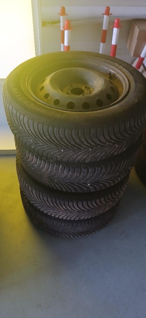 Winterwielenset van Renault Captur I (2014-2019), Auto-onderdelen, Banden en Velgen, Ophalen, Gebruikt, 16 inch, Band(en)