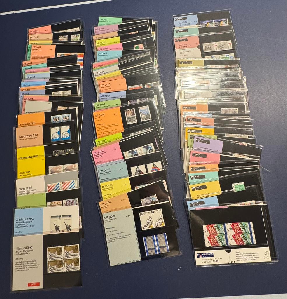 Postzegelmapjes 1982 t/m 1994 nummer 1 t/m 216, Ophalen of Verzenden, Na 1940, Postfris