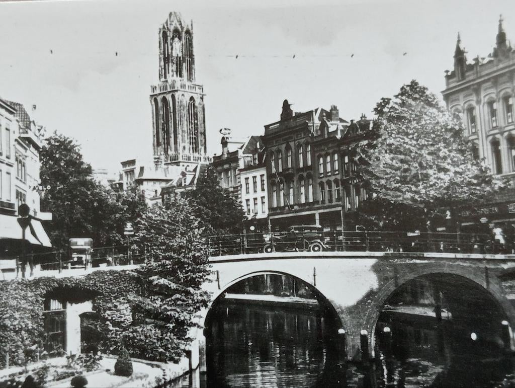 Utrecht foto Oude Gracht jaren 40-60, Ophalen of Verzenden, 1940 tot 1960, Gebruikt, Overige onderwerpen