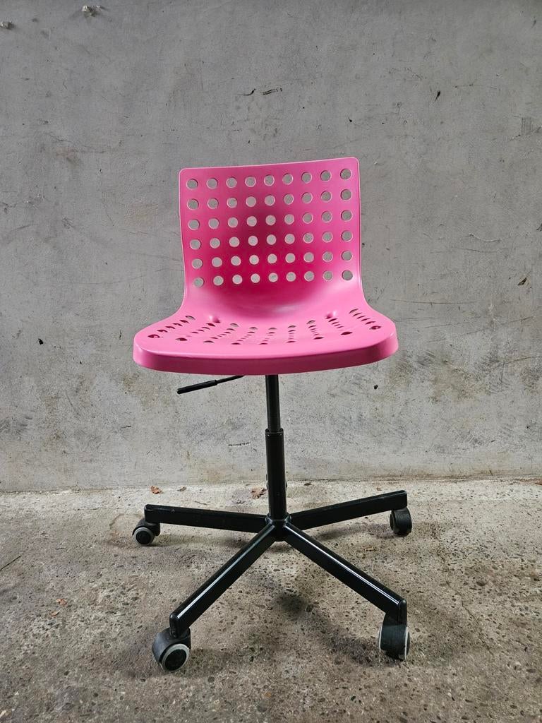 Ikea bureaustoel[ GRATIS], Ophalen, Gebruikt, Roze