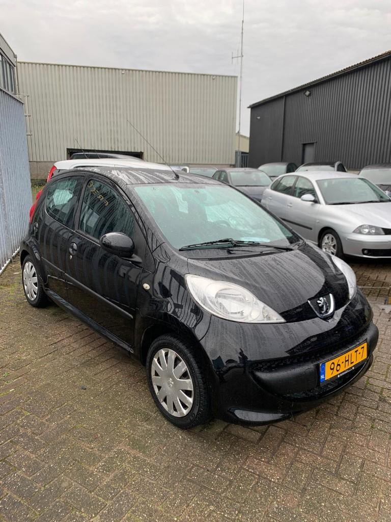 Peugeot 107 1.0-12V 5DR 2009 | AIRCO | CARPLAY TOUCHSCREEN, Voorwielaandrijving, 4 stoelen, Origineel Nederlands, Handgeschakeld